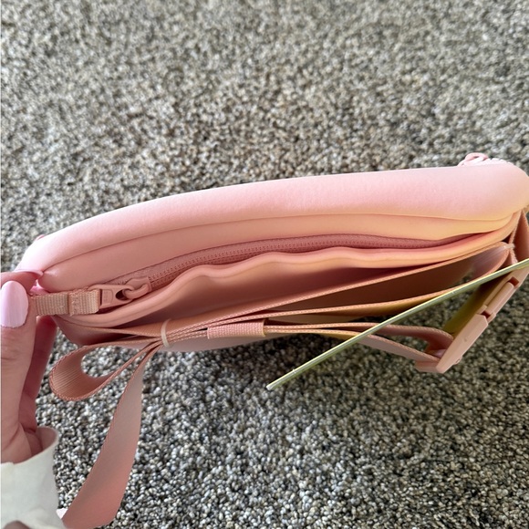 All in Motion Belt Bag - Picture 4 of 5